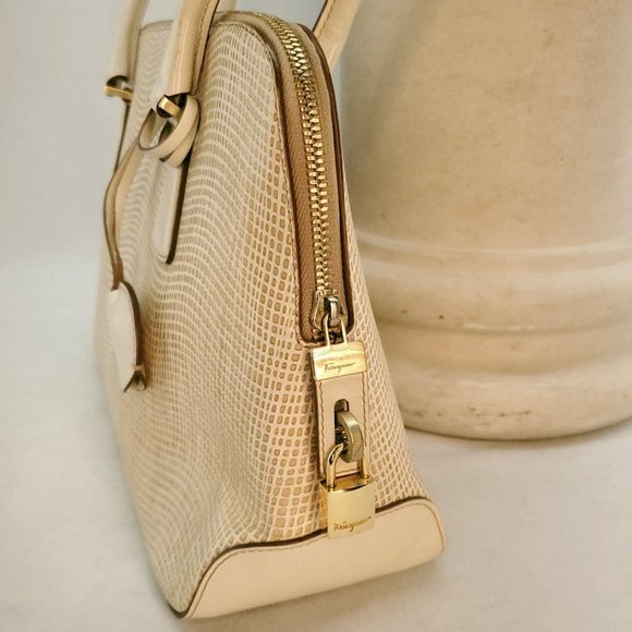 AUTHENTIC Salvatore Ferragamo Gancio Cream Shoulder Bag - Picture 4 of 13